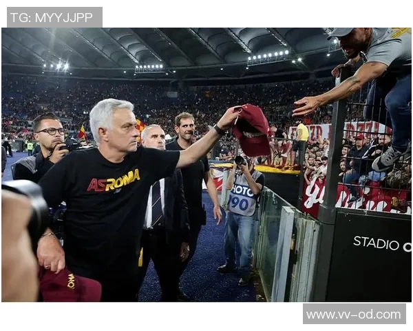 姆希塔良回忆夺冠时刻与穆帅热情拥抱罗马基地满是欧协联奖杯荣耀